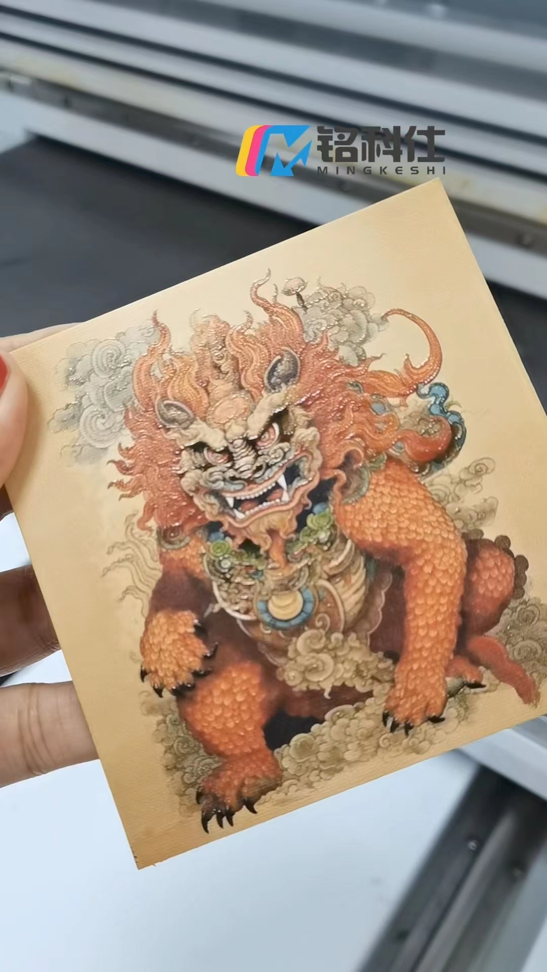 想讓產(chǎn)品有立體浮雕效果，選UV打印機(jī)準(zhǔn)沒錯(cuò)！